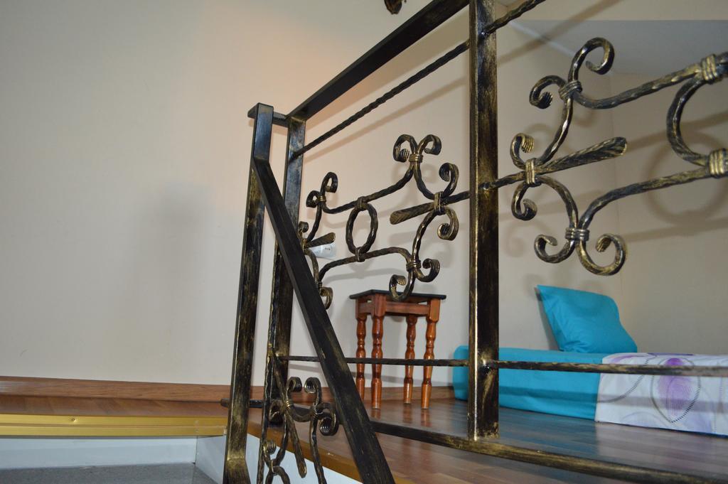 Guest House Nise Tbilisi Esterno foto