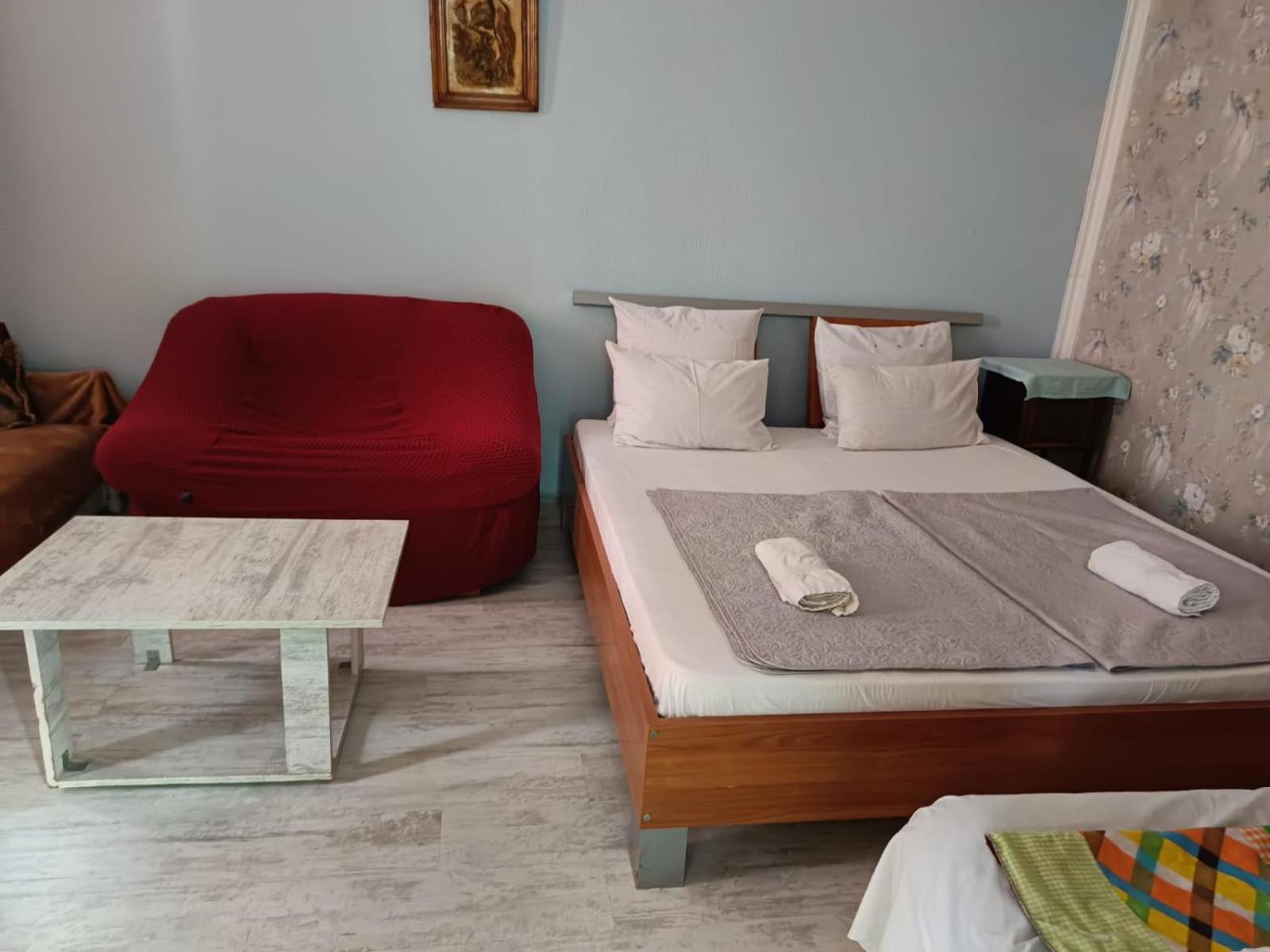 Guest House Nise Tbilisi Esterno foto