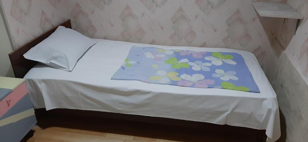Guest House Nise Tbilisi Esterno foto