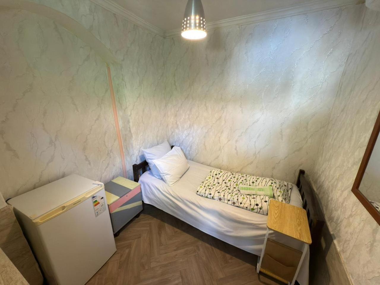 Guest House Nise Tbilisi Esterno foto