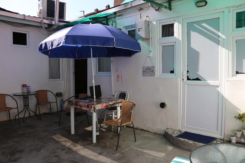 Guest House Nise Tbilisi Esterno foto
