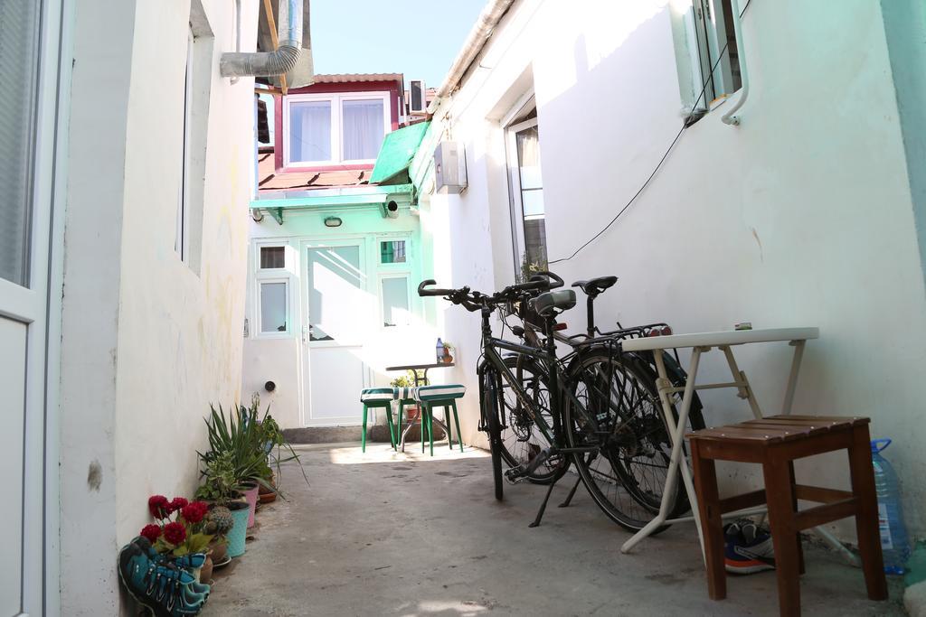 Guest House Nise Tbilisi Esterno foto