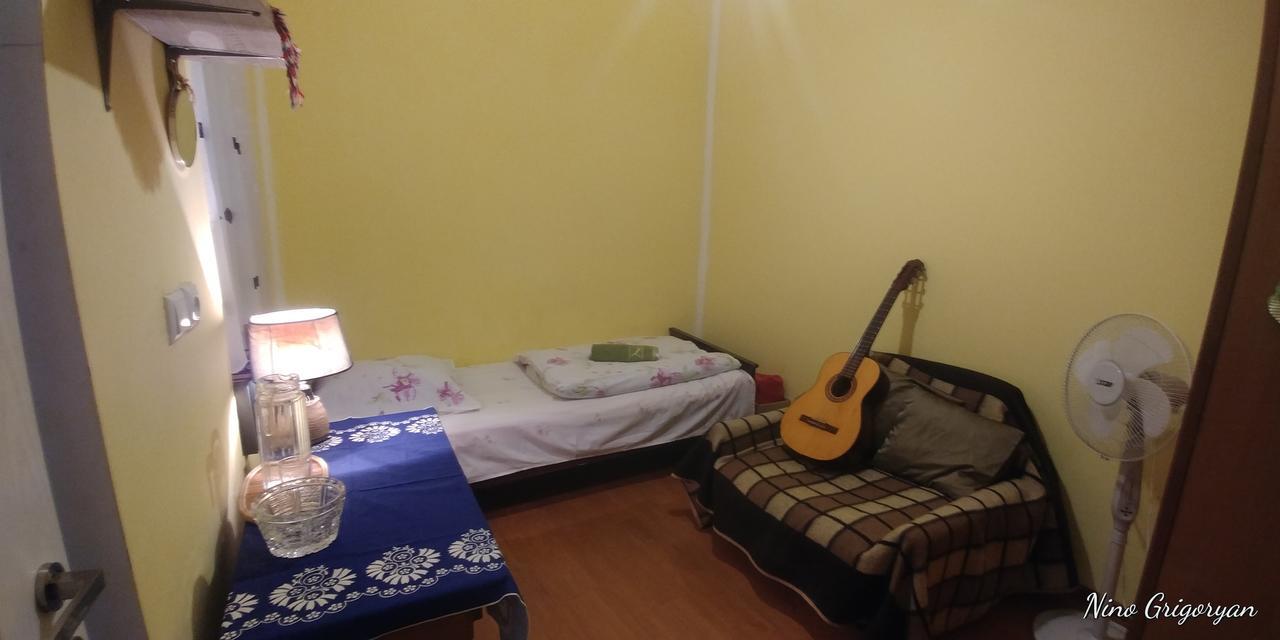Guest House Nise Tbilisi Esterno foto